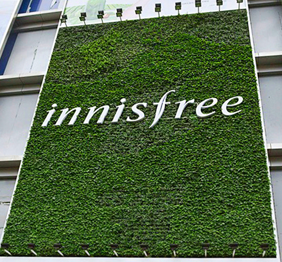 グローバル進出1号店、中国・上海南京西路店オープン（4月）